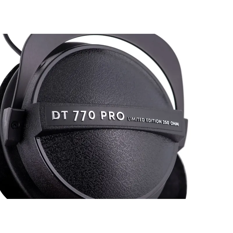 Beyerdynamic DT 770 PRO 250 OHM Black Limited Edition - closed studio headphones