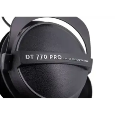 Beyerdynamic DT 770 PRO 250 OHM Black Limited Edition - closed studio headphones