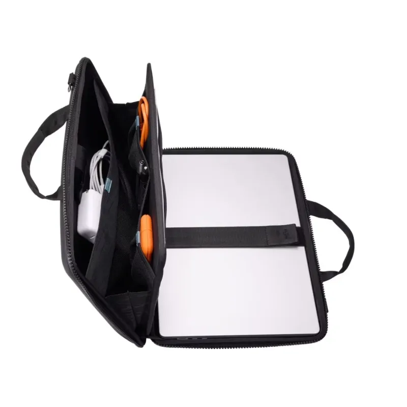Thule Gauntlet Fits up to size 16 " MacBook Attaché Black