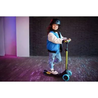 BERG Nexo LED – laste kolmerattaline tõuks LED esiratastega