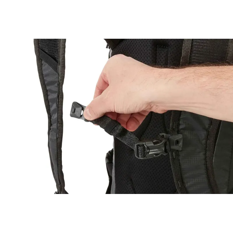 Thule 4088 Stir 18L hiking backpack obsidian