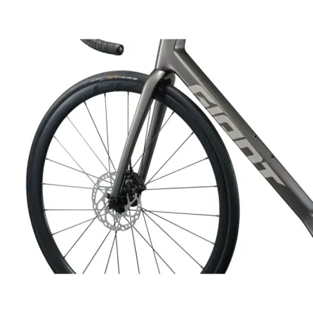 Шоссейный велосипед GIANT TCR Advanced 2 KOM (2026) Stealth Chrome (L)