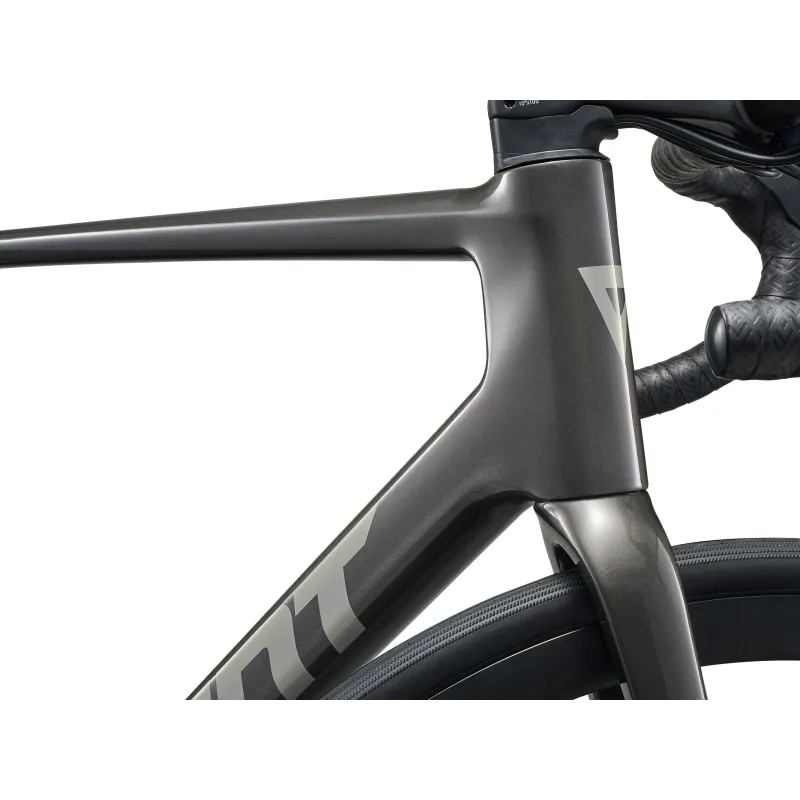 Maanteeratas GIANT TCR Advanced 2 KOM (2026) Stealth Chrome (L)