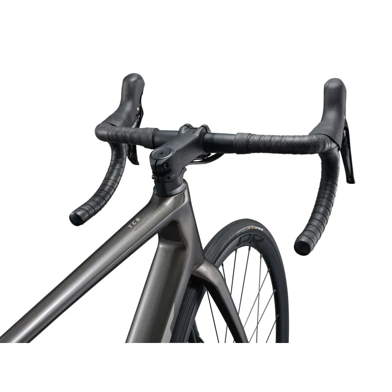 Шоссейный велосипед GIANT TCR Advanced 2 KOM (2026) Stealth Chrome (L)