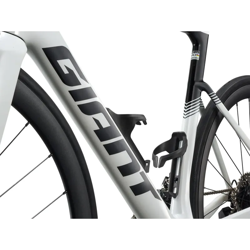 Шоссейный велосипед GIANT Propel Advanced 2 (2027) белый (M/L)