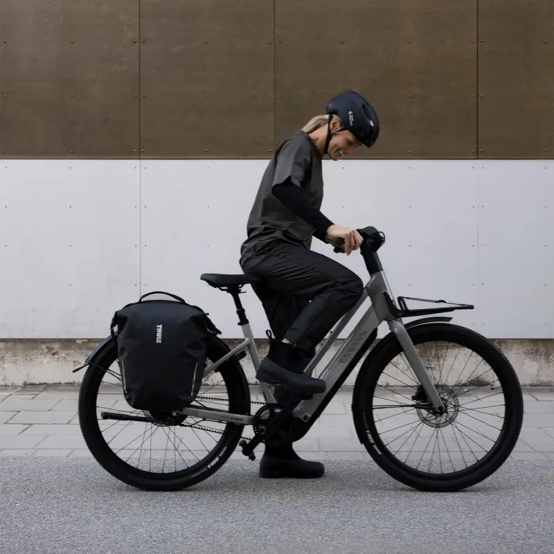 Thule 5476 Shield Pannier 22L with InLock Black