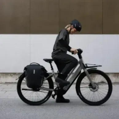 Thule 5476 Shield Pannier 22L with InLock Black
