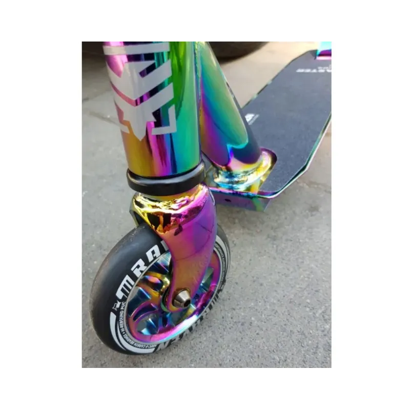 Ультра яркий трюковый самокат Master Neo Chrome 110mm