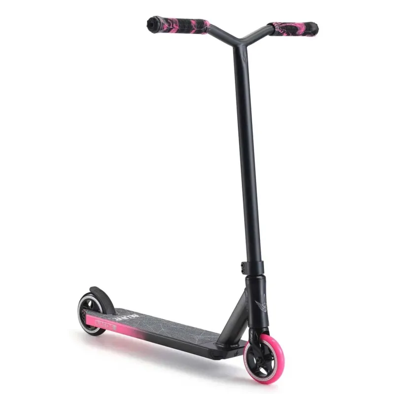Трюковый самокат Blunt S3 Complete Black/Pink
