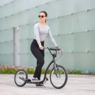 WH201 ЧЕРНЫЙ СКУТЕР NILS EXTREME