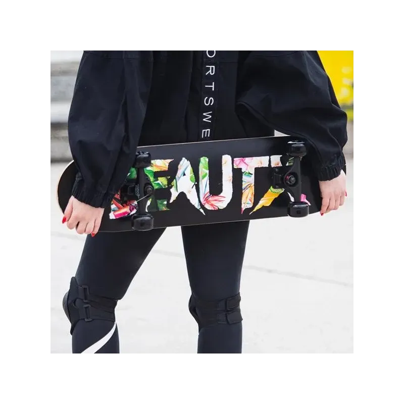 CR3108SA BEAUTY SKATEBOARD NILS EXTREME