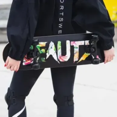 CR3108SA BEAUTY SKATEBOARD NILS EXTREME