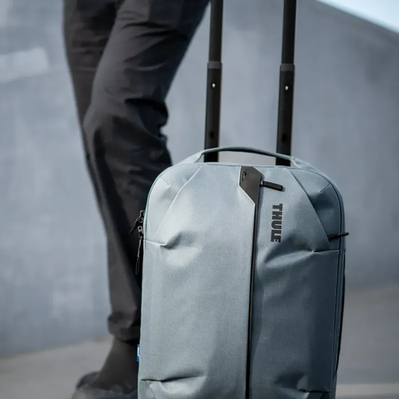 Thule 5020 Aion carry on spinner TARS122 Dark Slate