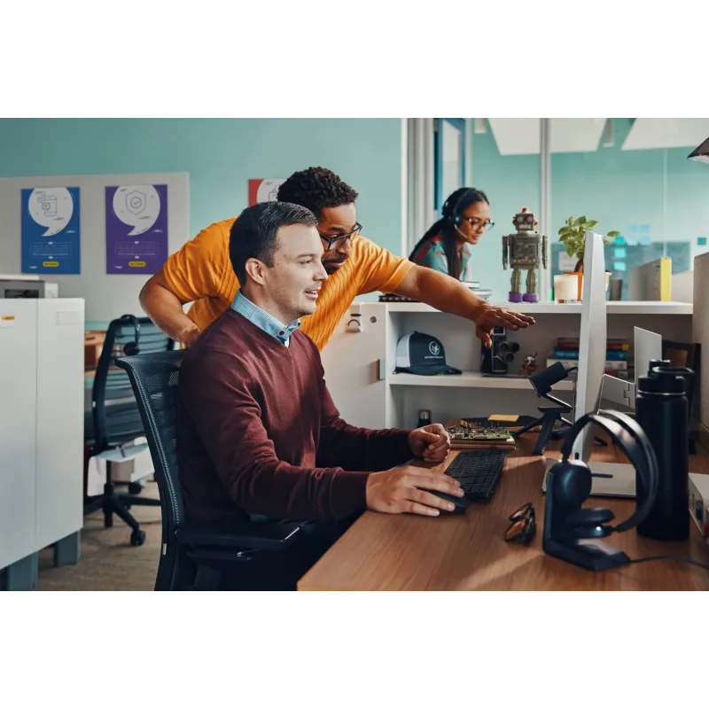 POLY Voyager Focus 2 USB-A with charge stand Headset