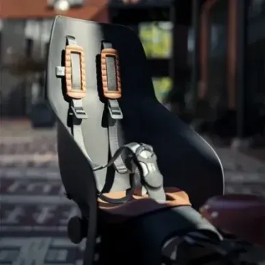 URBAN IKI Tylny fotelik U-me Easyfix NA BAGAŻNIK kolor BLACK/BROWN