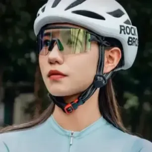 Photochromic cycling glasses with UV protection and Rockbros transparent black corrective insert