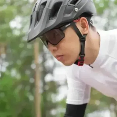 Rockbros 10135 UV400 photochromic cycling glasses, black and red