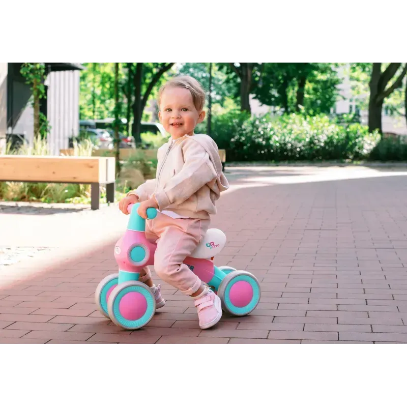 Четырехколесный беговел Croxer Alito Pink