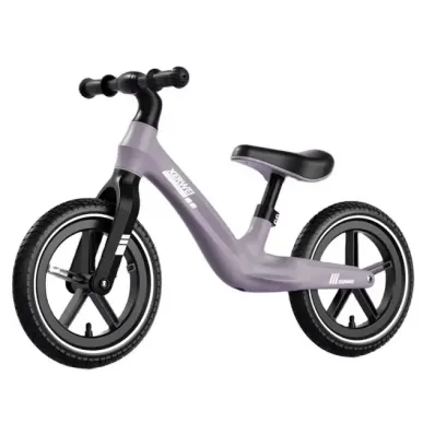 Легкий беговел Xrace Light Purple — отличный вариант для детей 2–4 лет.