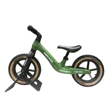 Легкий беговел Xrace Light Green для детей 2–4 лет